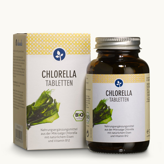 Bio Chlorella Tabletten aus reinem Mikroalgenpulver.